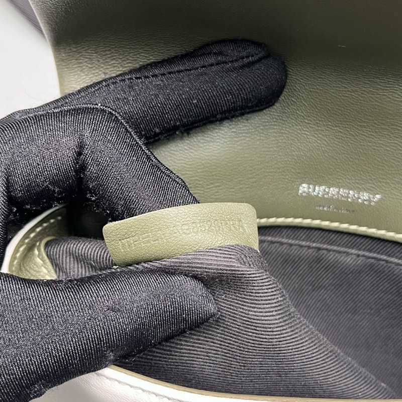 Burberry 新款TB拼色Lola腰包-29