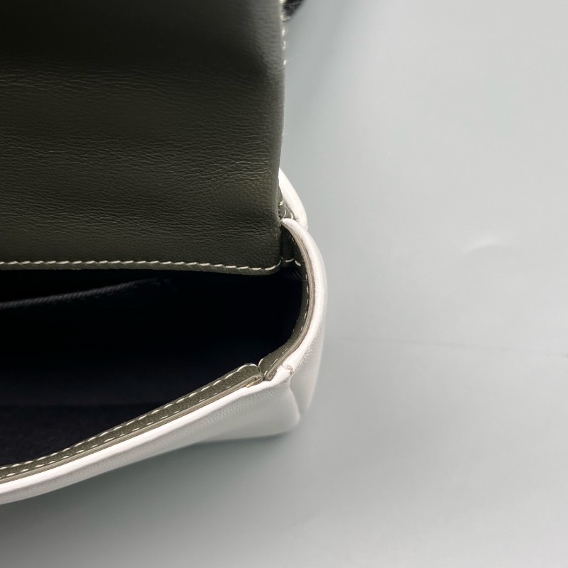 Burberry 新款TB拼色Lola腰包-30