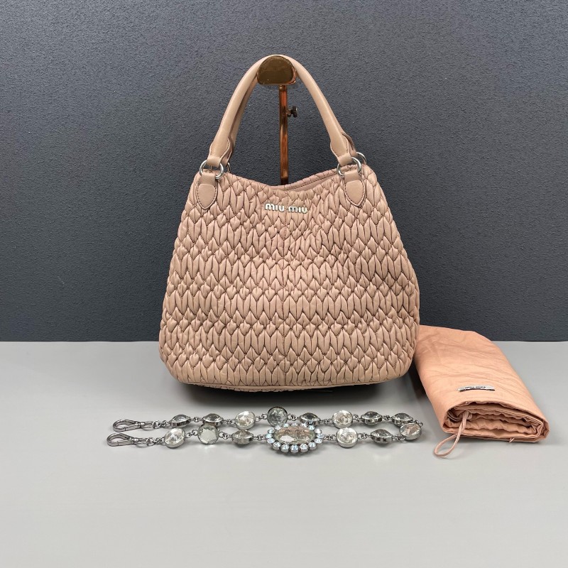 Miu Miu 裸粉色全皮褶皺肩背包-0