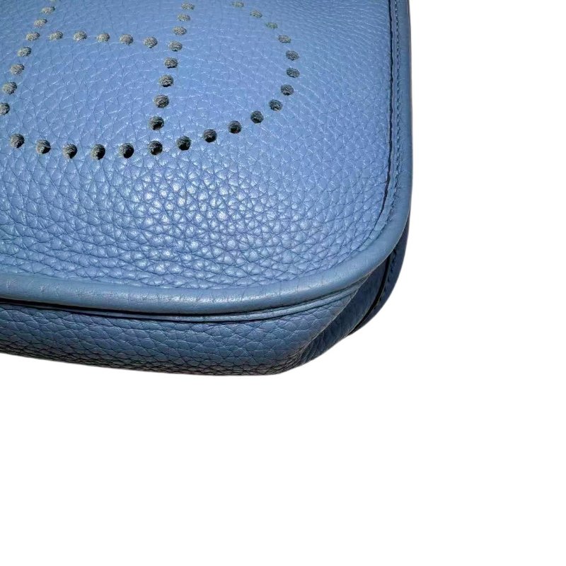 [2225］愛馬仕 Hermès Evelyne 16 銀扣 Taurillon Clemence牛皮 斜挎單肩包 迷你(希臘藍）Togo皮-6