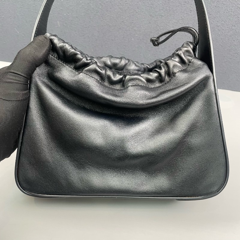 Alexander wang 黑色全皮Ryan抽繩肩背包-10