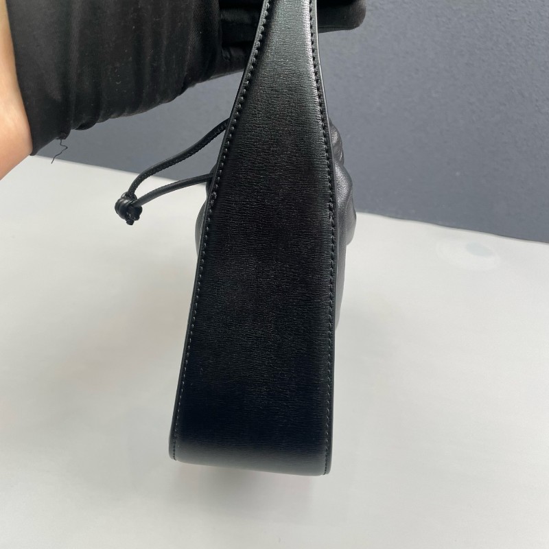 Alexander wang 黑色全皮Ryan抽繩肩背包-11