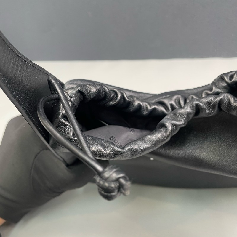 Alexander wang 黑色全皮Ryan抽繩肩背包-16