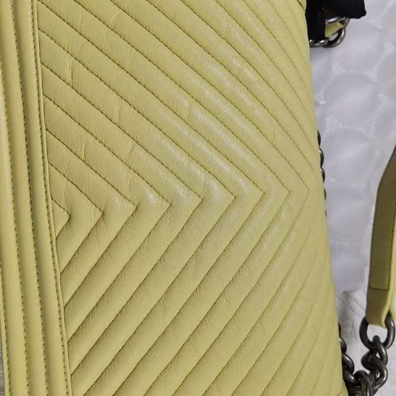 CHANEL LEBOY 中號25cm 羊皮V紋肩背包-13