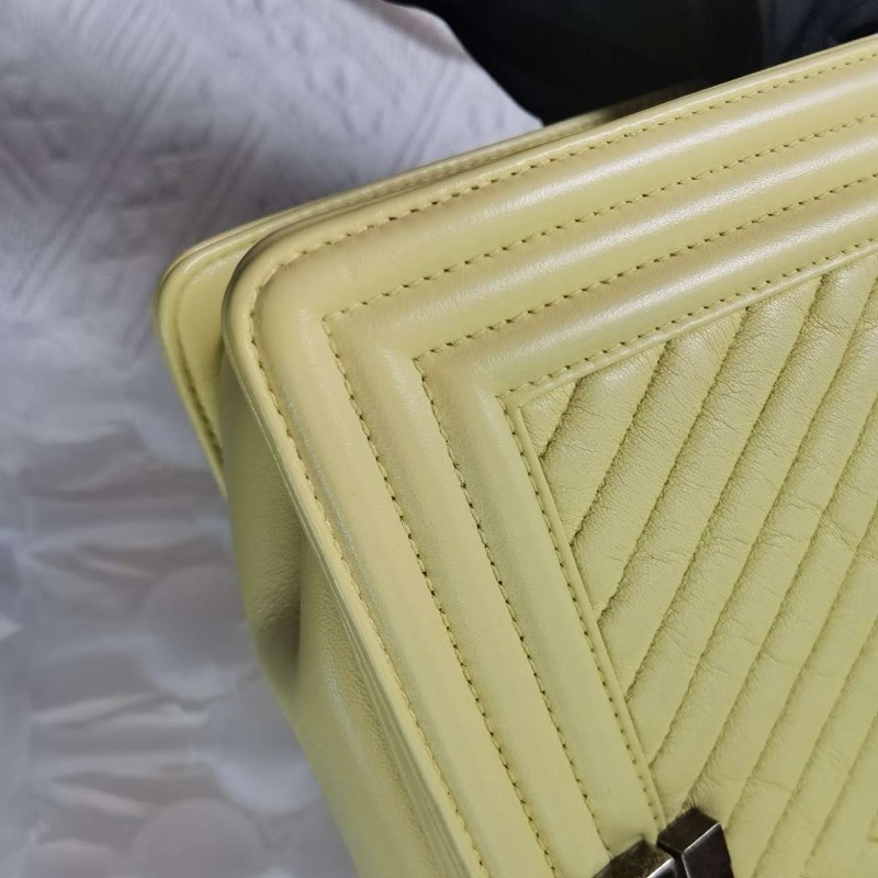 CHANEL LEBOY 中號25cm 羊皮V紋肩背包-15