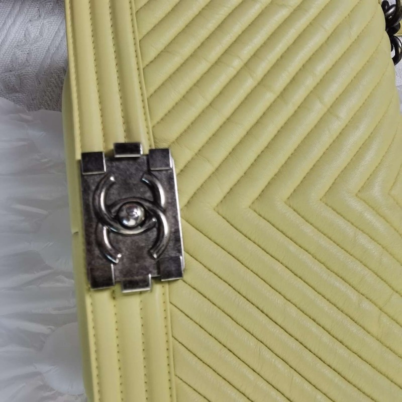 CHANEL LEBOY 中號25cm 羊皮V紋肩背包-19