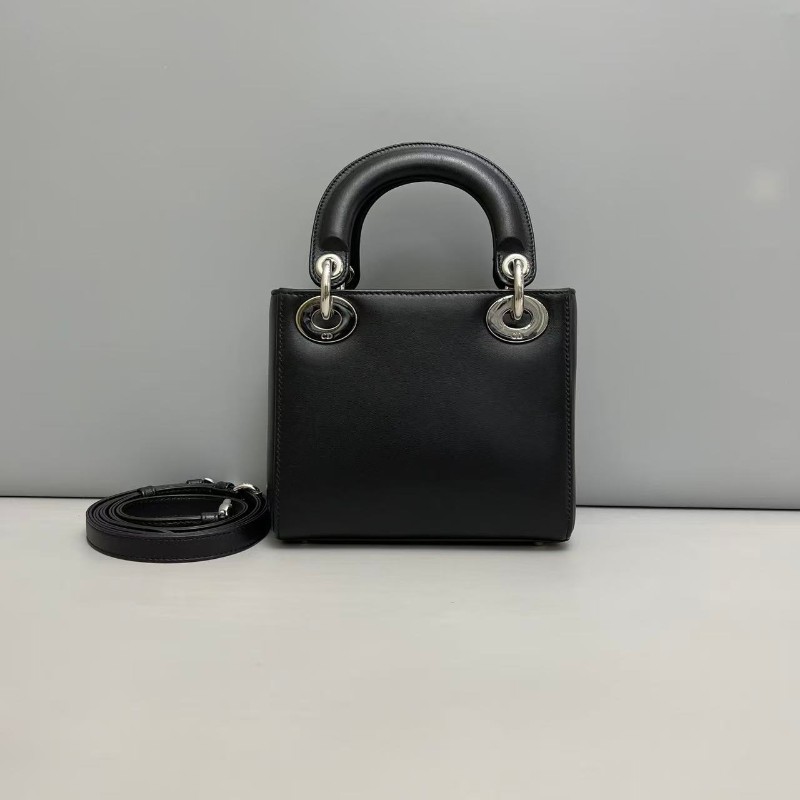 Dior 黑色全皮刺繡蜻蜓限量三格戴妃包-1