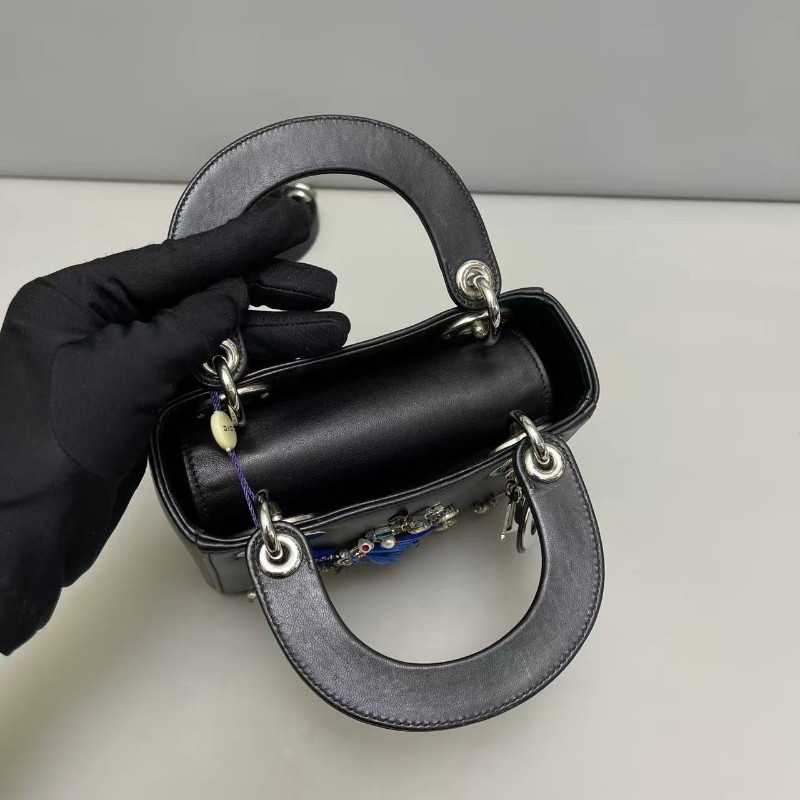 Dior 黑色全皮刺繡蜻蜓限量三格戴妃包-7