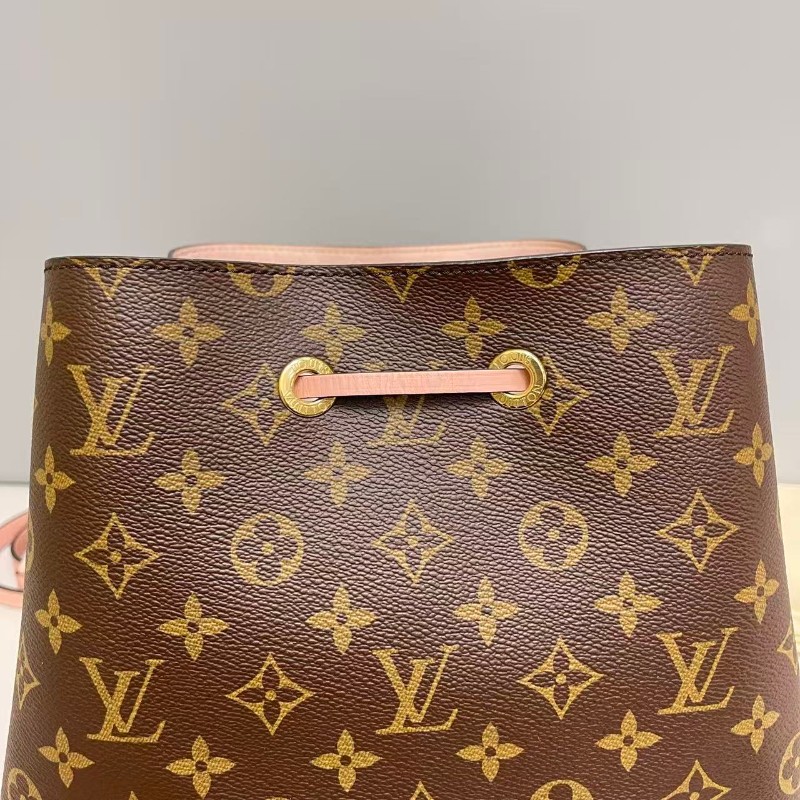 LV路易威登NeoNoe老花粉水桶包-7