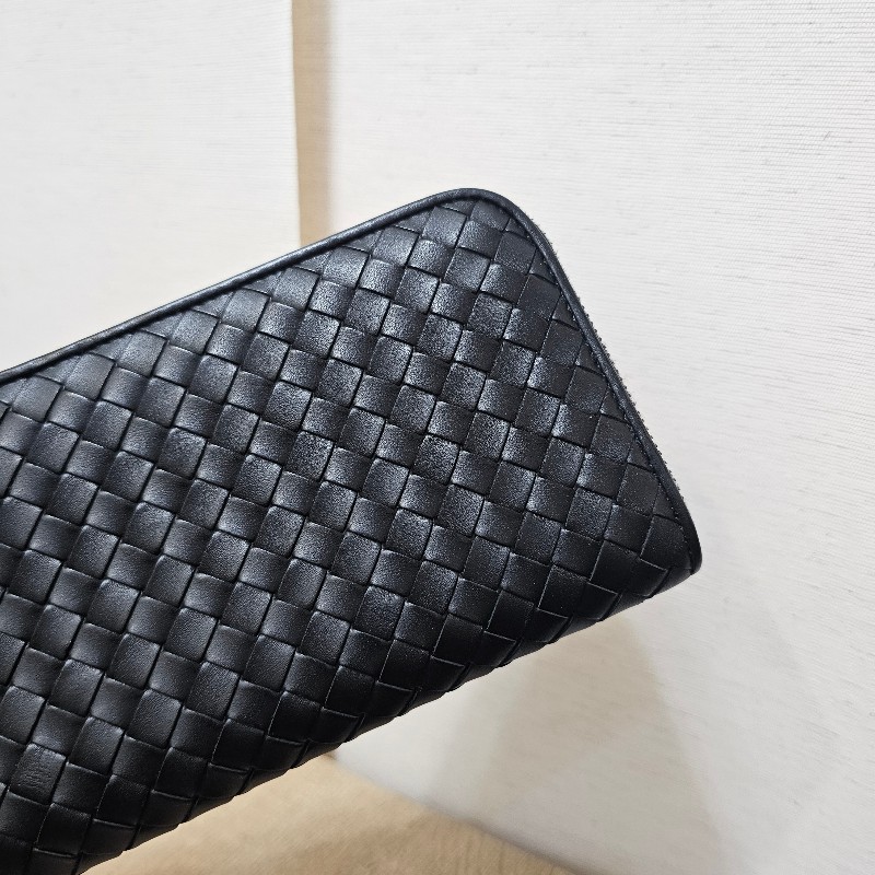 [專櫃半價❣️好物] BV黑皮革小編織黑釦拉鏈長夾-2