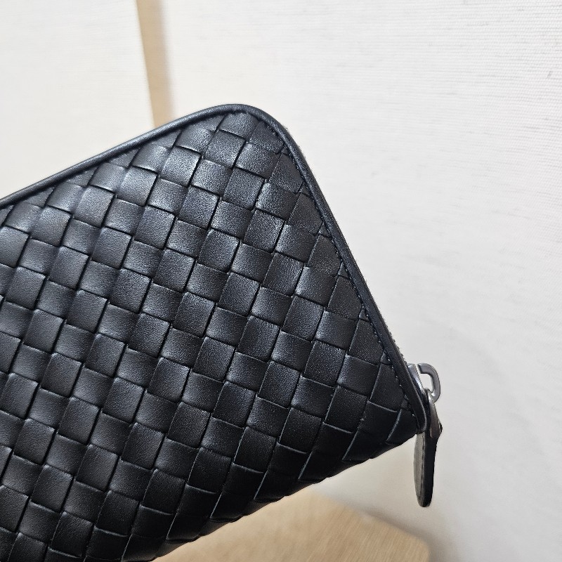 [專櫃半價❣️好物] BV黑皮革小編織黑釦拉鏈長夾-6