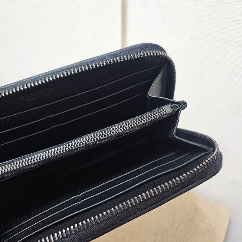 [專櫃半價❣️好物] BV黑皮革小編織黑釦拉鏈長夾-8