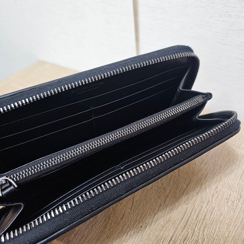 [專櫃半價❣️好物] BV黑皮革小編織黑釦拉鏈長夾-10