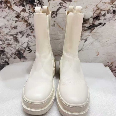 97新 Dior迪奧白色短靴35.5碼原價12000。