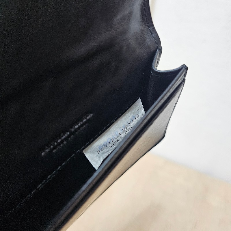 [福利出清🫶] BV黑牛皮編織下蓋名片卡包-14