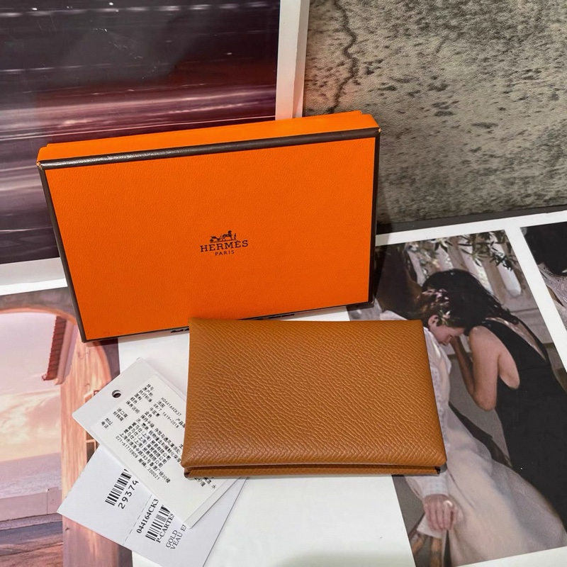 Hermes • Calvi 37 Gold 金棕色 Epsom皮 銀扣卡包 現貨秒發❤️‍🔥-0