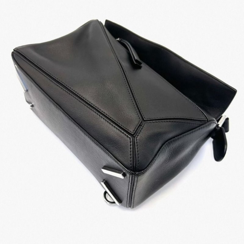 LOEWE 黑色銀扣Puzzle小號幾何肩背斜背包 24*10.5*16.5 98新配件塵袋-1