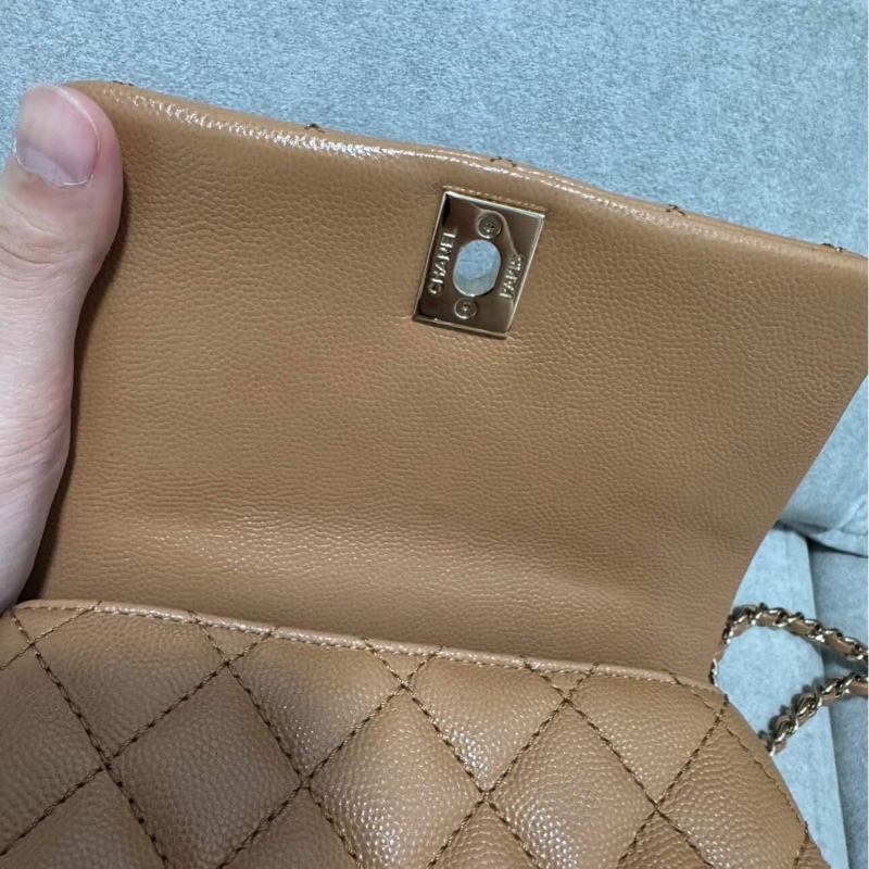 全配（盒袋卡標&購證）香奈兒Chanel COCO handle mini焦糖色荔枝皮淡金扣-19