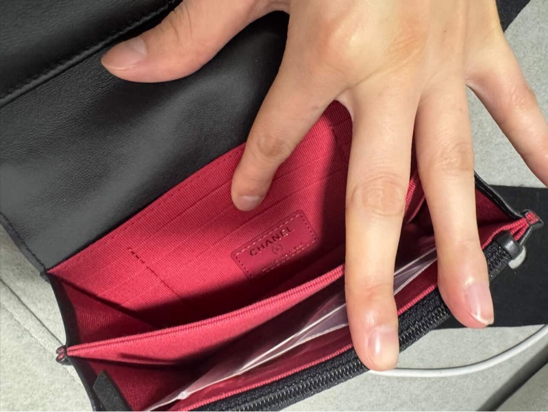 香奈兒 Chanel 22P琺瑯扣WOC（雷標保卡防塵袋）-13