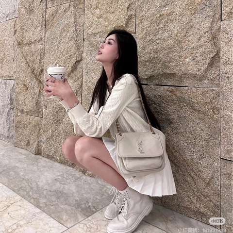 ෆ YSL NIKI 中號復古白🈶D扣