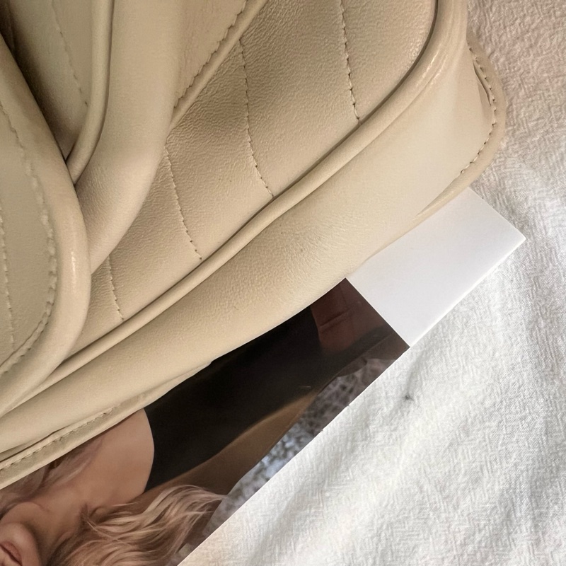 ෆ YSL NIKI 中號復古白🈶D扣-16