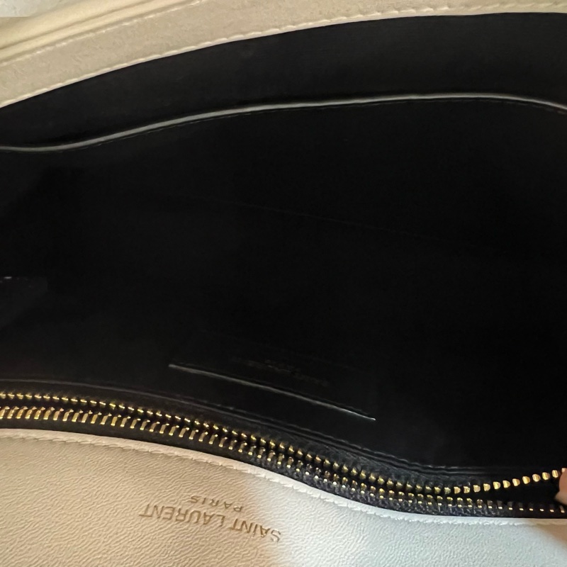 ෆ YSL NIKI 中號復古白🈶D扣-24