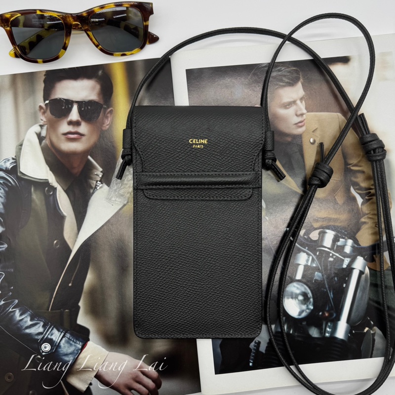 CELINE墨黑色牛皮手機斜背包-0