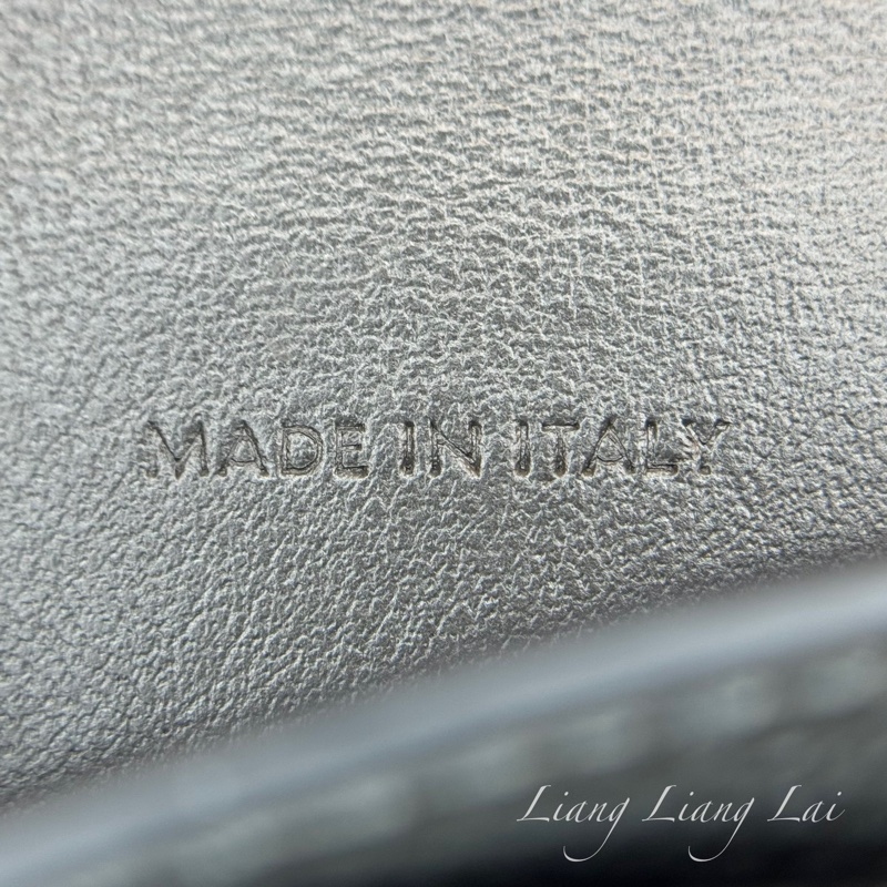 CELINE墨黑色牛皮手機斜背包-2