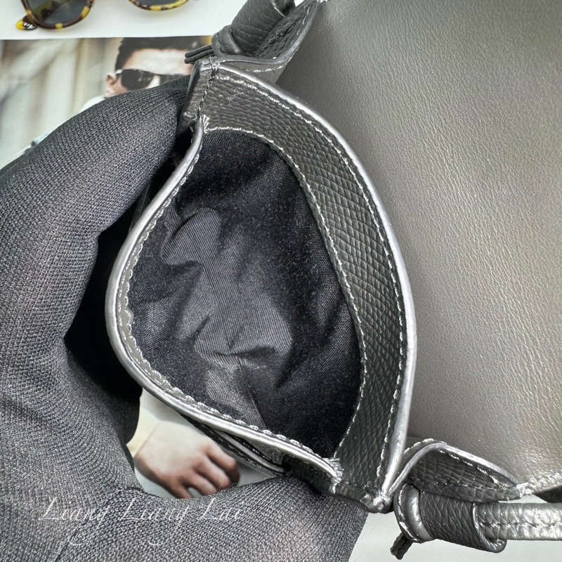 CELINE墨黑色牛皮手機斜背包-7