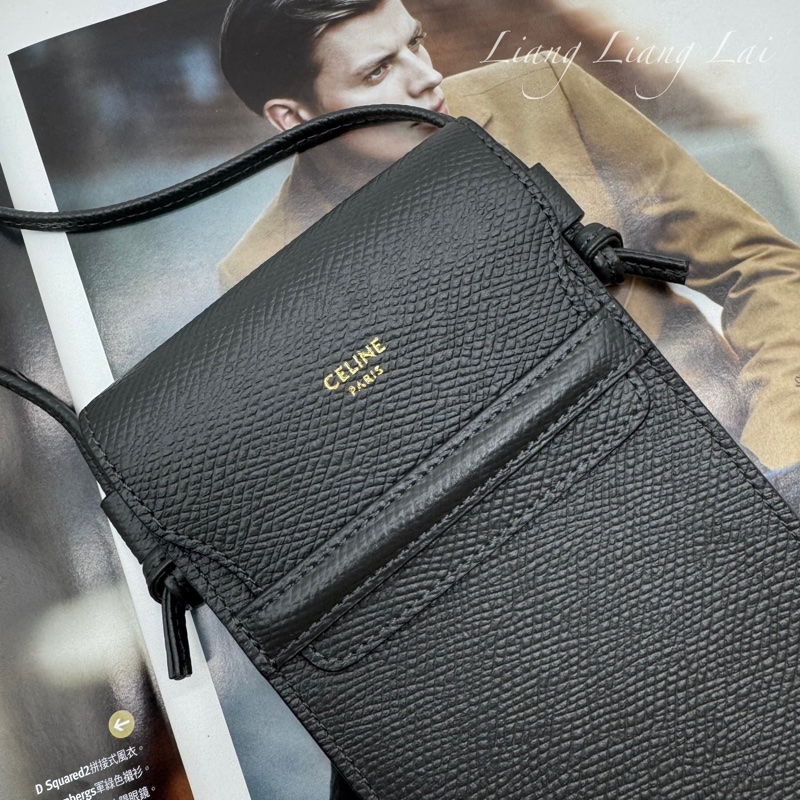 CELINE墨黑色牛皮手機斜背包-9