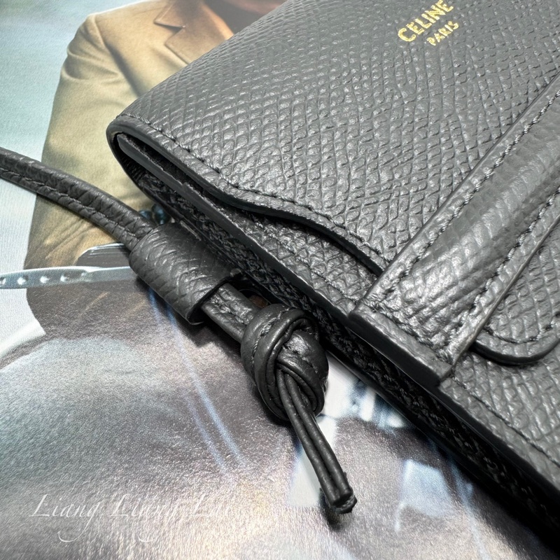 CELINE墨黑色牛皮手機斜背包-12
