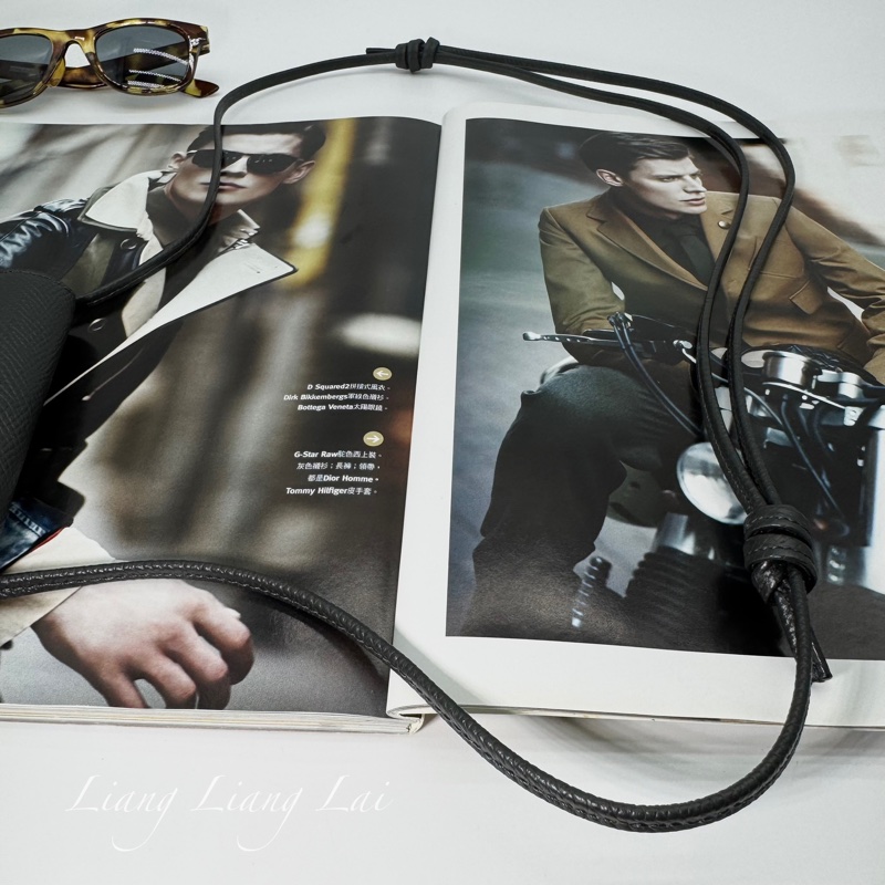 CELINE墨黑色牛皮手機斜背包-14