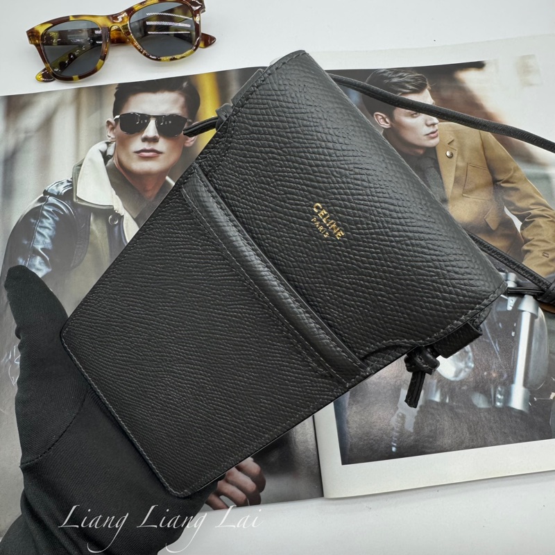 CELINE墨黑色牛皮手機斜背包-16