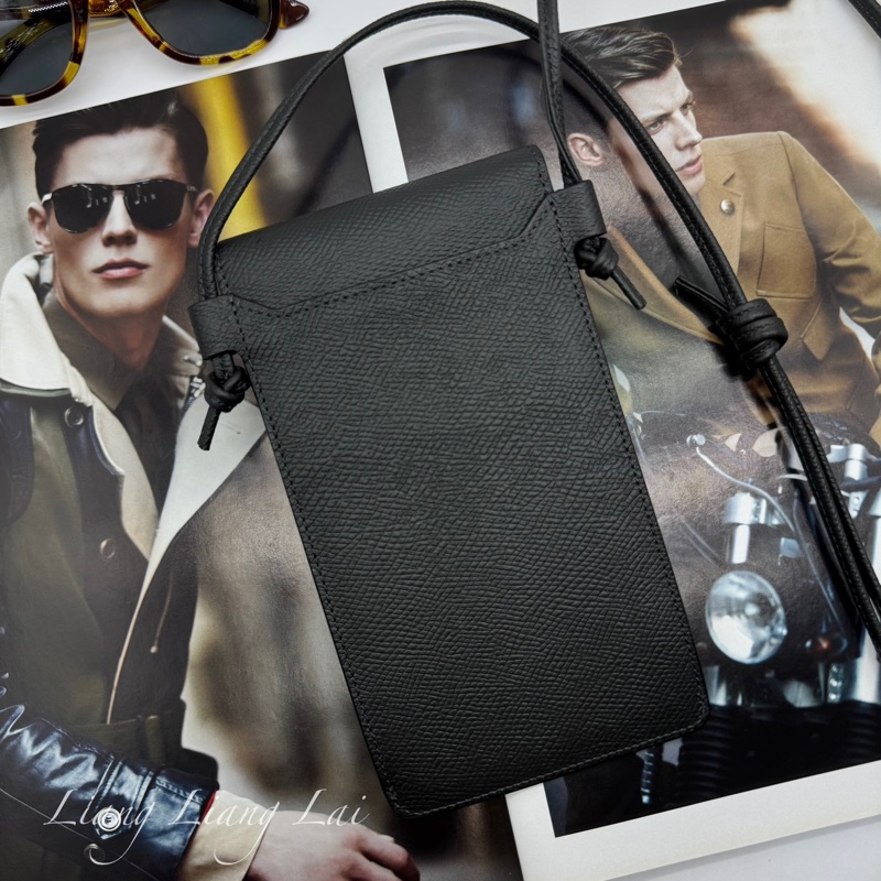 CELINE墨黑色牛皮手機斜背包-23