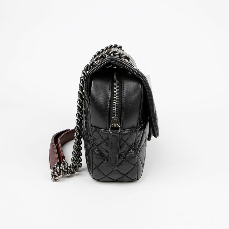 CHANEL 柴犬翻蓋肩斜背包-4