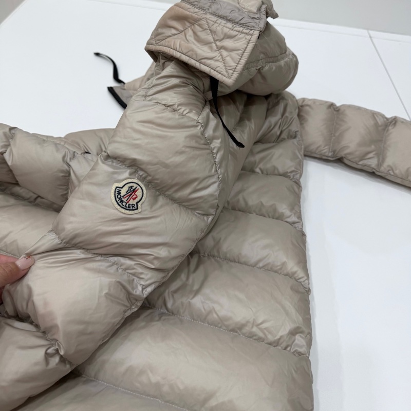 Moncler Suyen 卡其 米色 長版 鵝絨 長版羽絨 羽絨外套 夾克 長版外套 外套-1