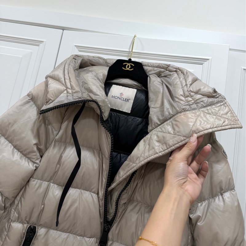 Moncler Suyen 卡其 米色 長版 鵝絨 長版羽絨 羽絨外套 夾克 長版外套 外套-11