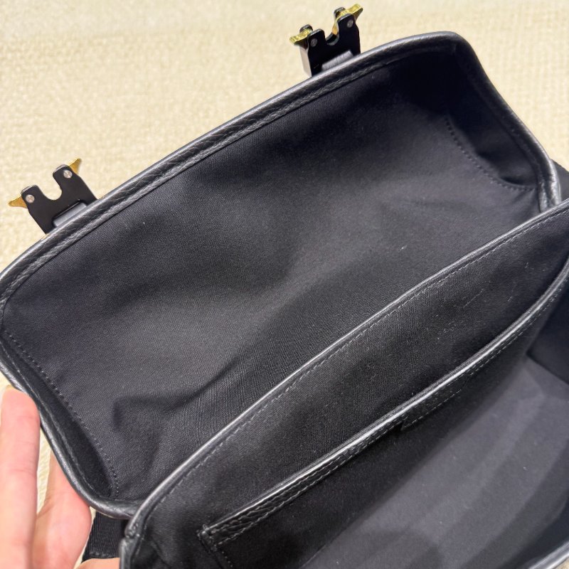 DIOR - 黑色牛皮Hit The Road郵差包-4