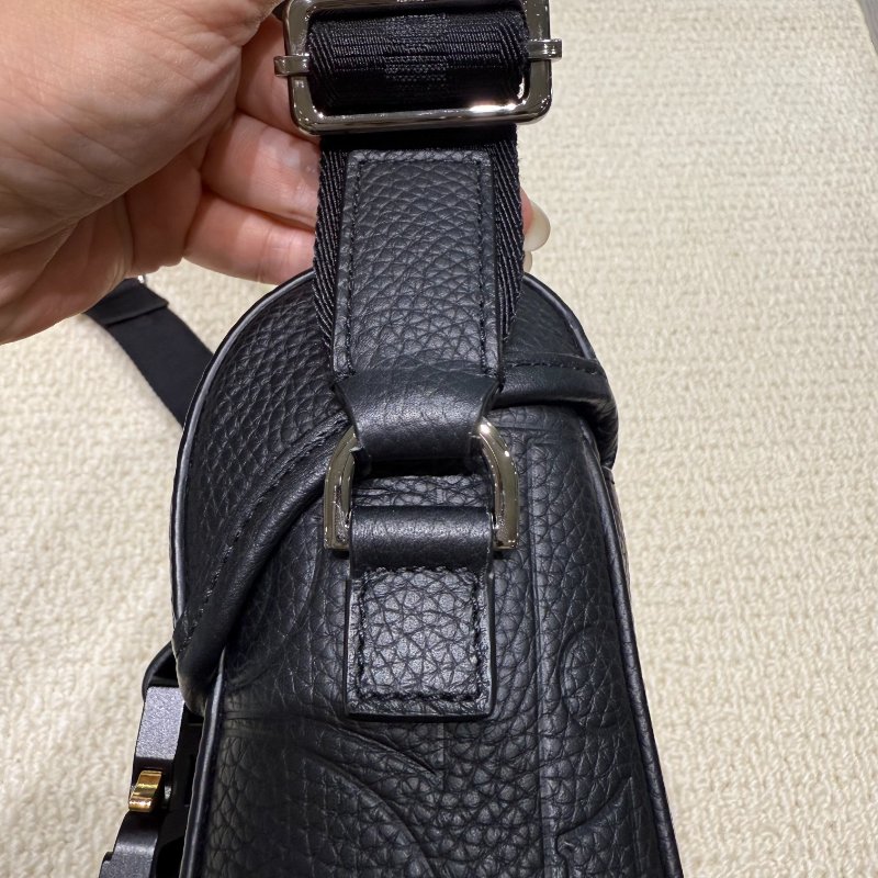 DIOR - 黑色牛皮Hit The Road郵差包-19