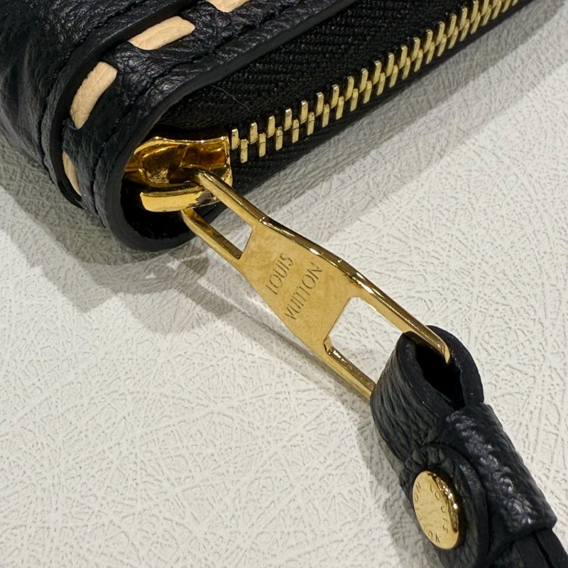 Louis Vuitton - 黑色牛皮壓紋白邊拉鍊長夾-11