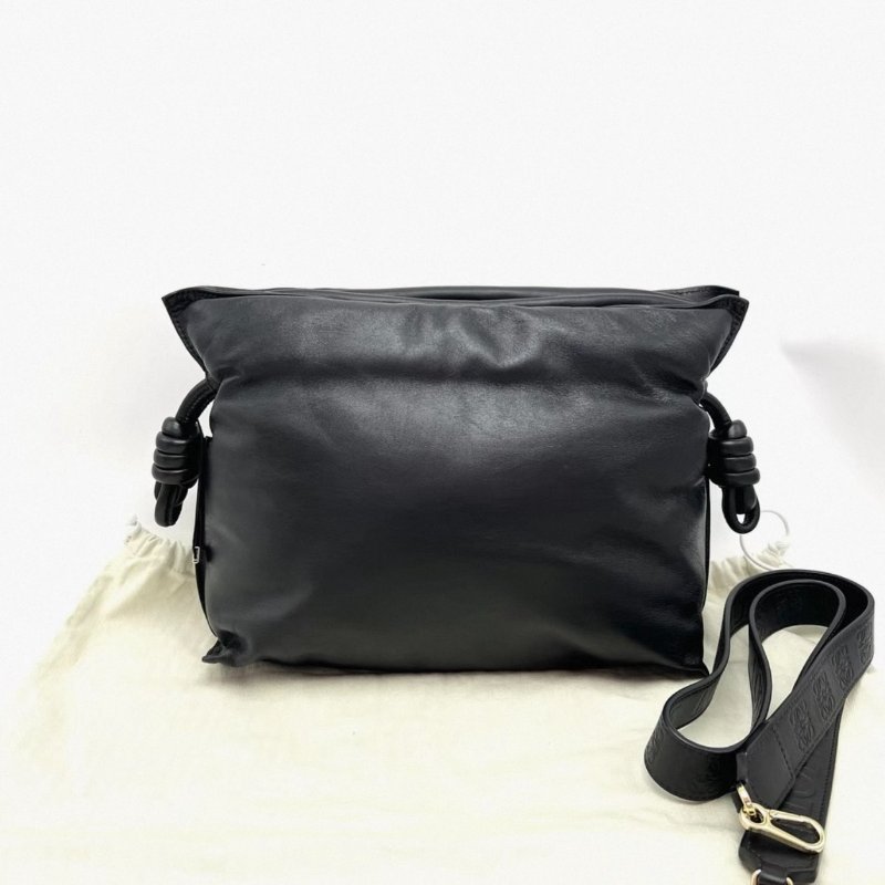 LOEWE 黑色中號肩背斜背福袋包 30*24 98新配件塵袋-0