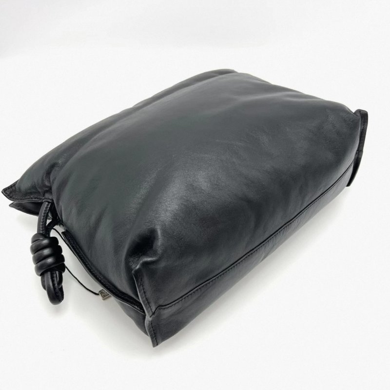 LOEWE 黑色中號肩背斜背福袋包 30*24 98新配件塵袋-3