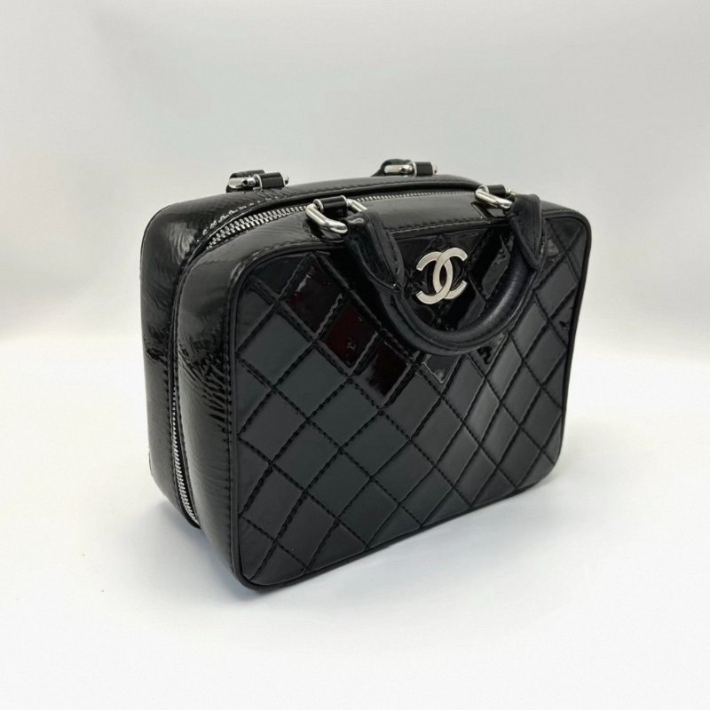 CHANEL 黑色漆皮紅色寬肩帶盒子肩背斜背包 20*15*9 98新配件塵袋-1