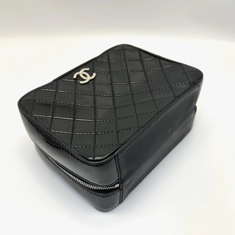 CHANEL 黑色漆皮紅色寬肩帶盒子肩背斜背包 20*15*9 98新配件塵袋-2