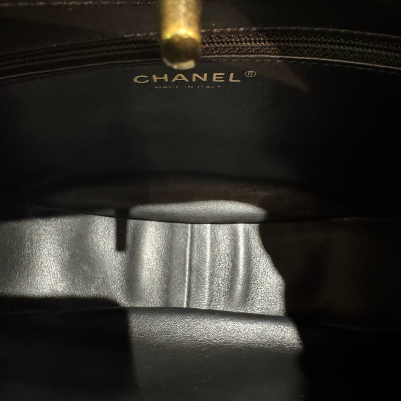 Chanel 特別款黑金瀑布鏈條hobo嬉皮腋下包-8