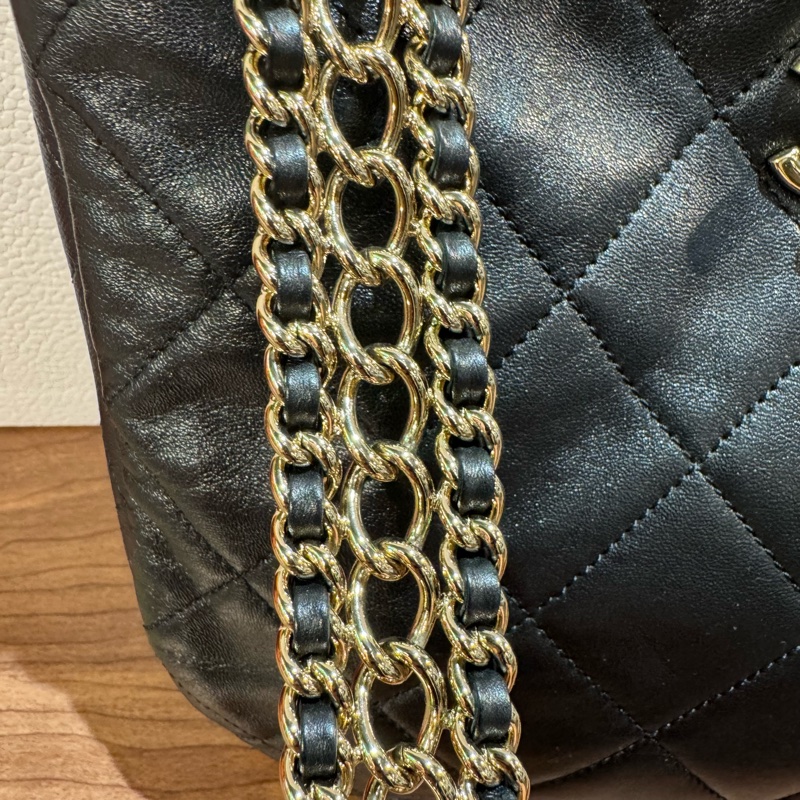 Chanel 特別款黑金瀑布鏈條hobo嬉皮腋下包-13