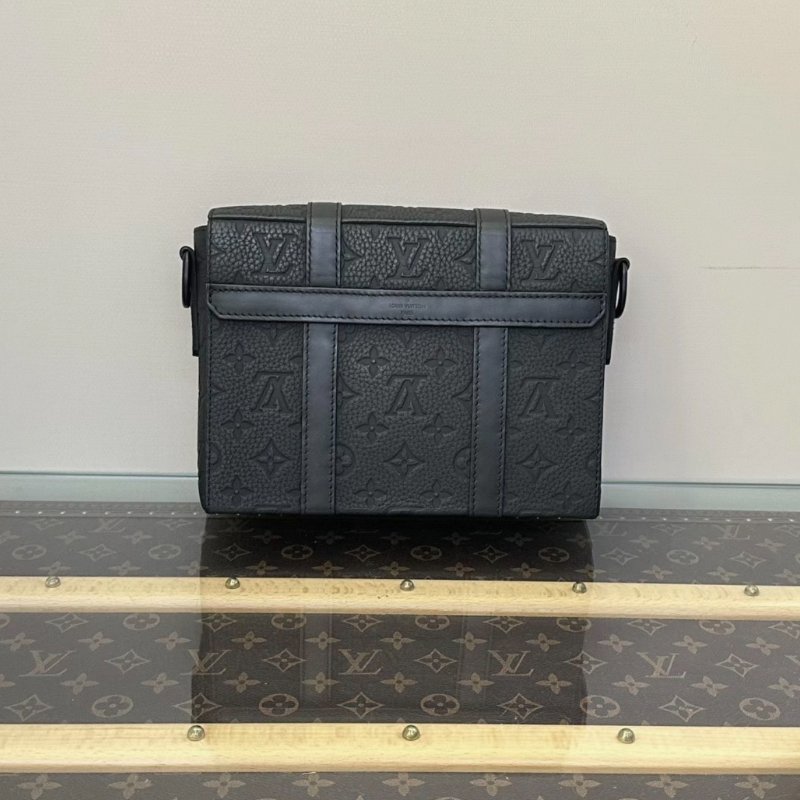LV so black老花壓紋trunk肩背斜背郵差包 芯片款 24*17*6 99新配件塵袋-4