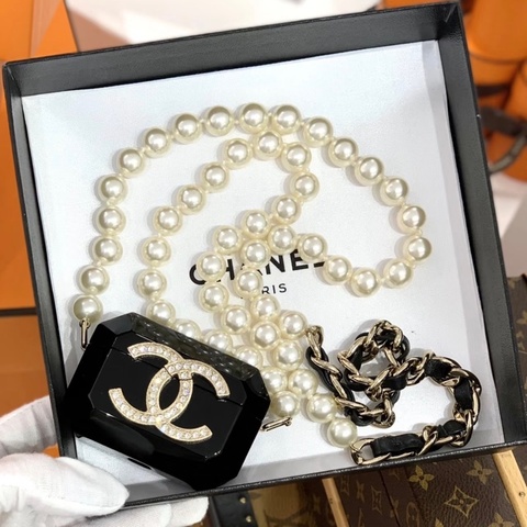 「JL精品代購」98新 Chanel 香奈兒 珍珠耳機包