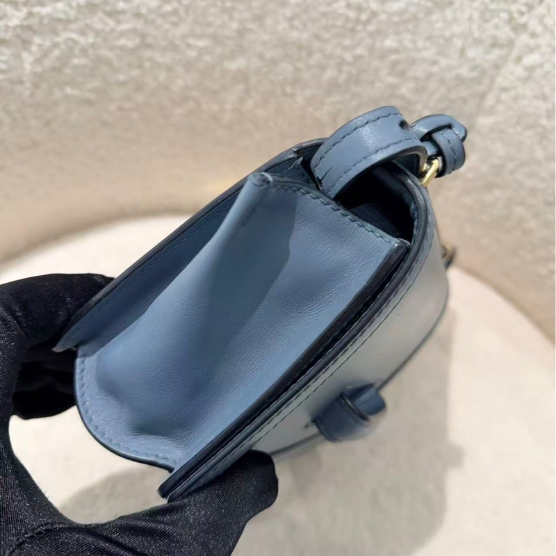 Loewe Barcelona霧霾藍三角包小號  19*7*12cm 98新配件塵袋-2