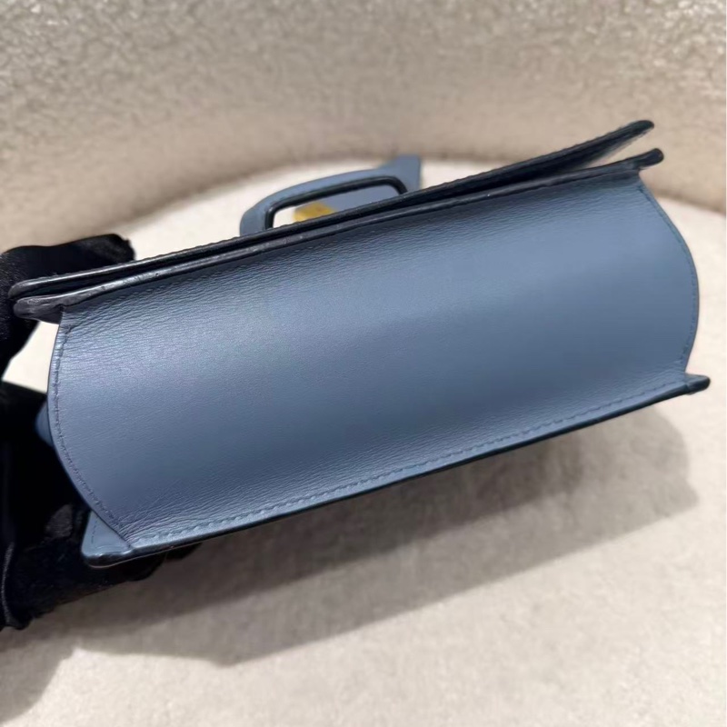 Loewe Barcelona霧霾藍三角包小號  19*7*12cm 98新配件塵袋-3